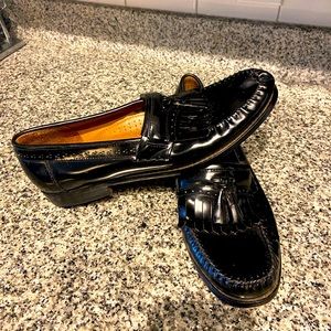 Men’s Weejuns - black patent leather dress loafers